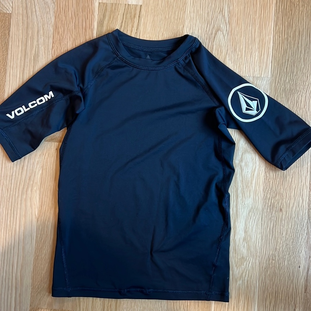 Volcom rashguard.  Black.  size 10 youth